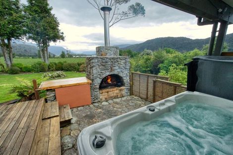 Photo of property in 2147 Lake Brunner Road, Inchbonnie, Kumara, 7875