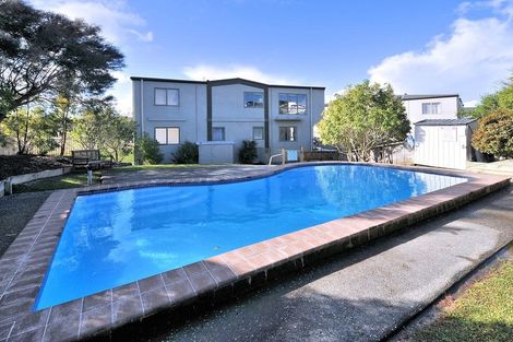 Photo of property in The Haven, 28/120 Beach Haven Road, Beach Haven, Auckland, 0626