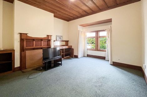 Photo of property in 215 College Street, West End, Palmerston North, 4412