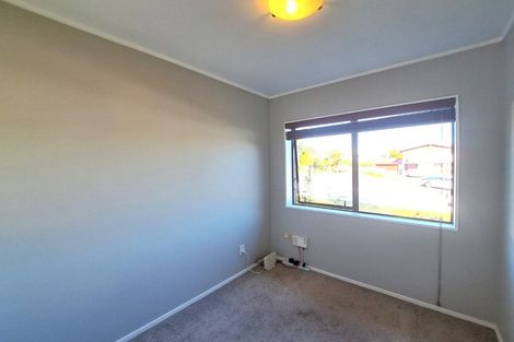 Photo of property in 6 Delisle Place, Windsor Park, Auckland, 0632