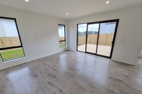 Photo of property in 25 Henriette Place, Totara Park, Auckland, 2105