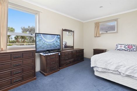 Photo of property in 8 Collingwood Road, Waiuku, 2123