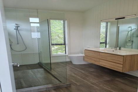 Photo of property in 4a Manon Crescent, Greenhithe, Auckland, 0632