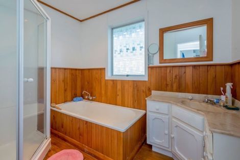 Photo of property in 2b Mahoe Street, Otaki Beach, Otaki, 5512