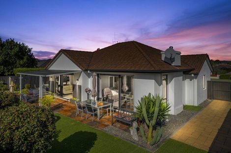 Photo of property in 39 Inverness Drive, Pyes Pa, Tauranga, 3112