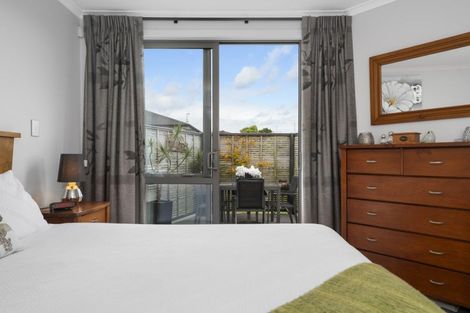 Photo of property in Waterview Estate, 26/4 Greystone Place, Omokoroa, 3114