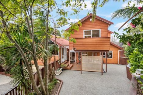 Photo of property in 2/154 Onewa Road, Northcote, Auckland, 0627