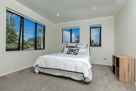 Photo of property in 9a Kingdale Road, Henderson, Auckland, 0610