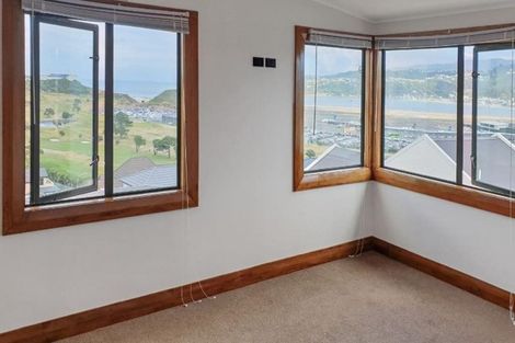 Photo of property in 1 Bunker Way, Strathmore Park, Wellington, 6022