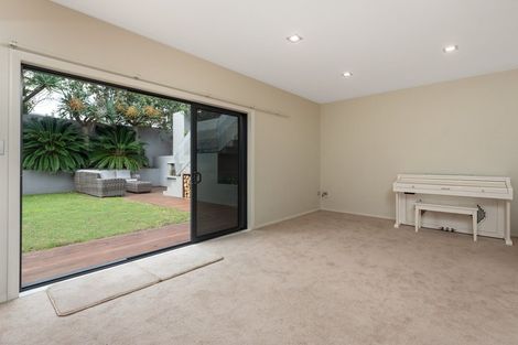 Photo of property in 43 Oceanbeach Road, Mount Maunganui, 3116