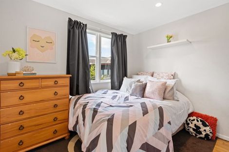 Photo of property in 1/12 Wolsley Avenue, Milford, Auckland, 0620