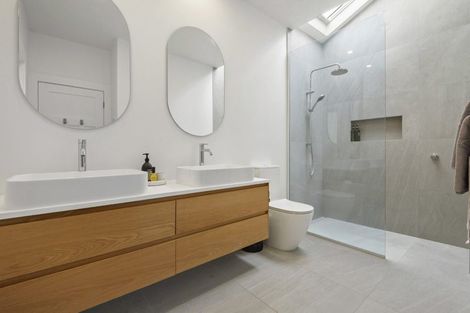 Photo of property in 10 Le Roy Terrace, Birkenhead, Auckland, 0626