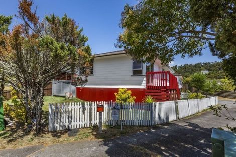 Photo of property in 1/9 Embassy Place, Glenfield, Auckland, 0629