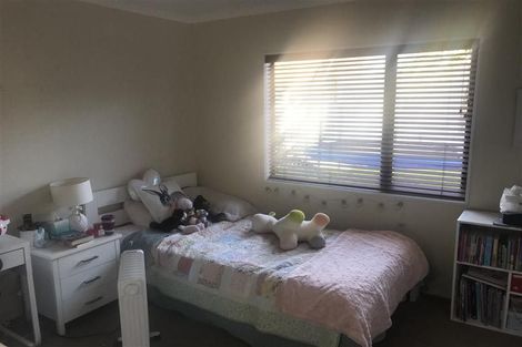 Photo of property in 13 Knightsbridge Place, Taradale, Napier, 4112