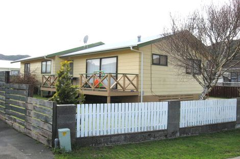 Photo of property in 16 Weymouth Grove, Wainuiomata, Lower Hutt, 5014