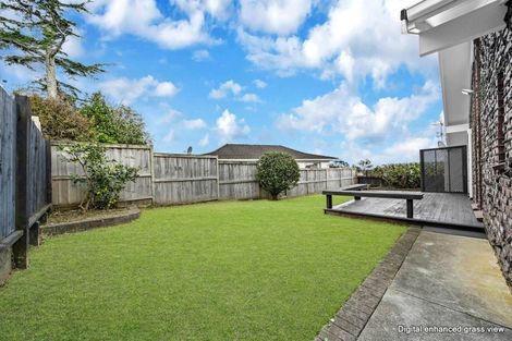 Photo of property in 2/7 Benygloe Place, Highland Park, Auckland, 2010