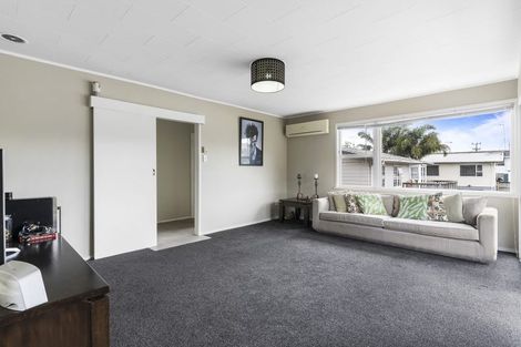 Photo of property in 234 Triangle Road, Massey, Auckland, 0614