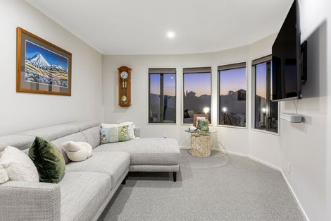 Photo of property in 8 Glengavel Grove, Papakowhai, Porirua, 5024