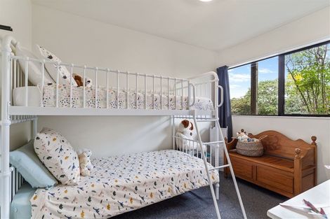 Photo of property in 19 Peterhouse Place, West Harbour, Auckland, 0618