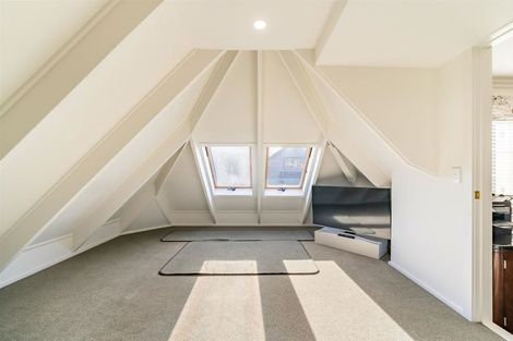 Photo of property in 33 Saint Columbans Grove, Boulcott, Lower Hutt, 5010