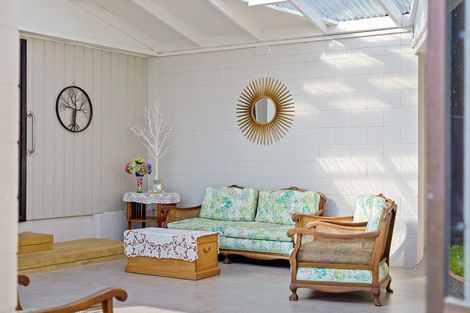 Photo of property in 10 Winara Avenue, Waikanae, 5036