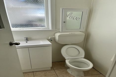 Photo of property in 22 Ferry Street, Seatoun, Wellington, 6022