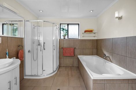 Photo of property in 9 Burnside Avenue, Hawera, 4610