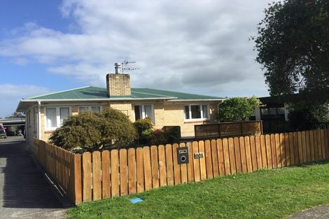 Photo of property in 1/60 Racecourse Road, Waiuku, 2123