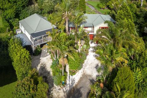 Photo of property in 19 Grange Road, Hahei, Whitianga, 3591