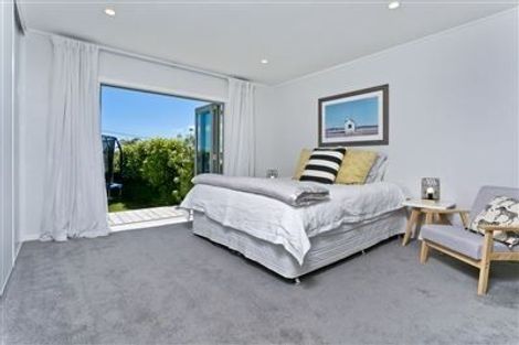 Photo of property in 1/2 Spencer Terrace, Hauraki, Auckland, 0622