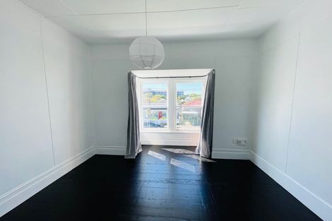 Photo of property in 15 Luxford Street, Berhampore, Wellington, 6023