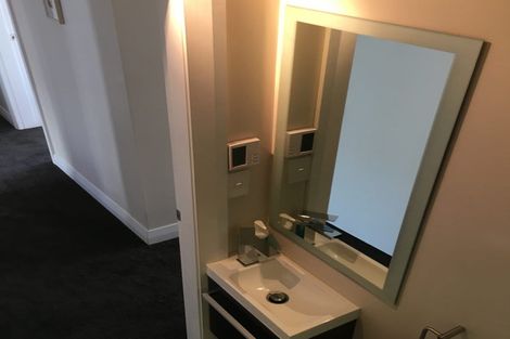 Photo of property in 75 Creswick Terrace, Northland, Wellington, 6012