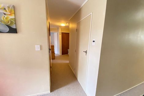 Photo of property in 20 Arahanga Grove, Maupuia, Wellington, 6022