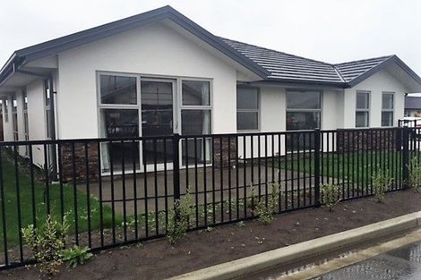 Photo of property in 5 Robalan Close, Halswell, Christchurch, 8025