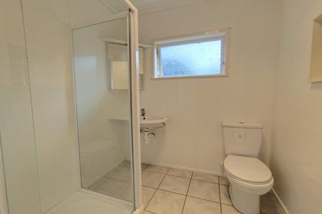 Photo of property in 2/66 Becroft Drive, Forrest Hill, Auckland, 0620