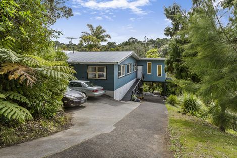 Photo of property in 22 Harrybrook Road, Green Bay, Auckland, 0604