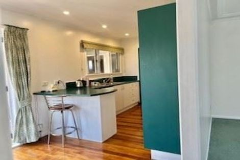 Photo of property in 98 Hillsborough Road, Hillsborough, Auckland, 1042