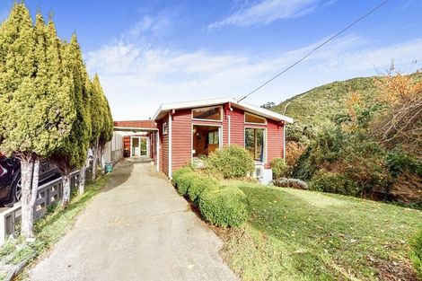 Photo of property in 42 Versailles Street, Karori, Wellington, 6012