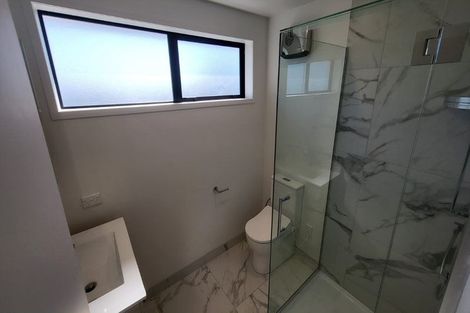 Photo of property in 1/137 Tirimoana Road, Te Atatu South, Auckland, 0602