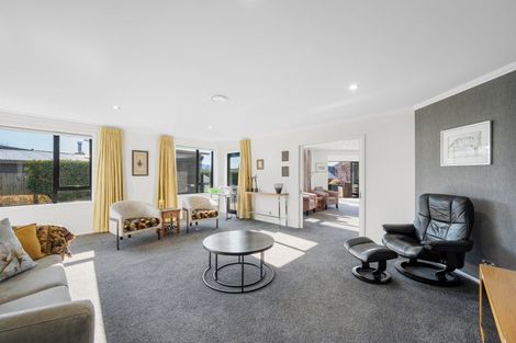 Photo of property in 10 Hyland Street, Wanaka, 9305