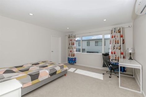 Photo of property in 7 Colliston Rise, Pinehill, Auckland, 0632