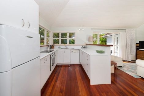 Photo of property in 1/188 East Coast Road, Forrest Hill, Auckland, 0620