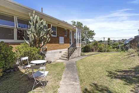 Photo of property in 1/28 Gordon Avenue, Milford, Auckland, 0620