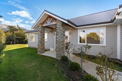 Photo of property in 22 Charles Court, Lake Hawea, Wanaka, 9382