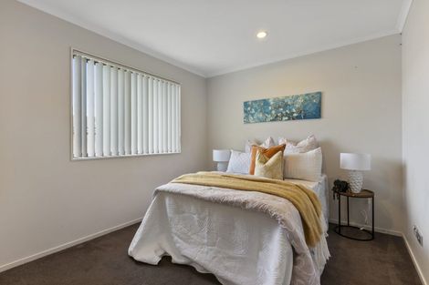 Photo of property in 12 Peerless Avenue, Takanini, 2112