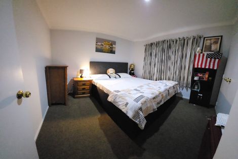 Photo of property in 2/34 Manuroa Road, Takanini, 2112