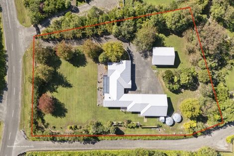 Photo of property in 98 Polson Hill Drive, Aokautere, Palmerston North, 4471