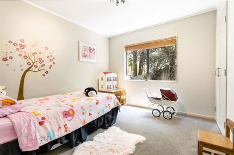 Photo of property in 21 Lagoon Way, West Harbour, Auckland, 0618