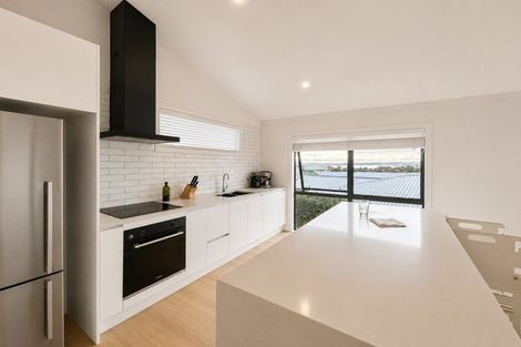 Photo of property in 774b Whangaparaoa Road, Manly, Whangaparaoa, 0930