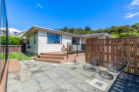 Photo of property in 76 Omapere Street, Whitby, Porirua, 5024